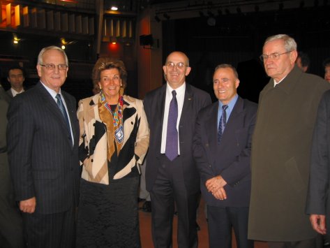 Le Prsident du CNOSF, Henri Srandour, et les quatre Prsidents du CDOS qui se sont succd ( A. Franco <i>1984 - 1988</i>, J. Romans <i>depuis 2001</i>, V. Del Poso <i>1992 - 2001</i> et P. Gueudet <i>1988 - 1991</i> )